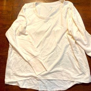 Cream sweatshirt with shoulder detail☀️